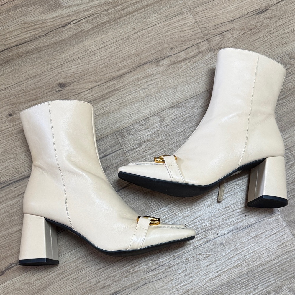Angel Alarcon Creamy Leather Boots With Gold Horsebit Accent. Size 38 NWOB